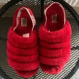UGG SLIPPERS ❤️